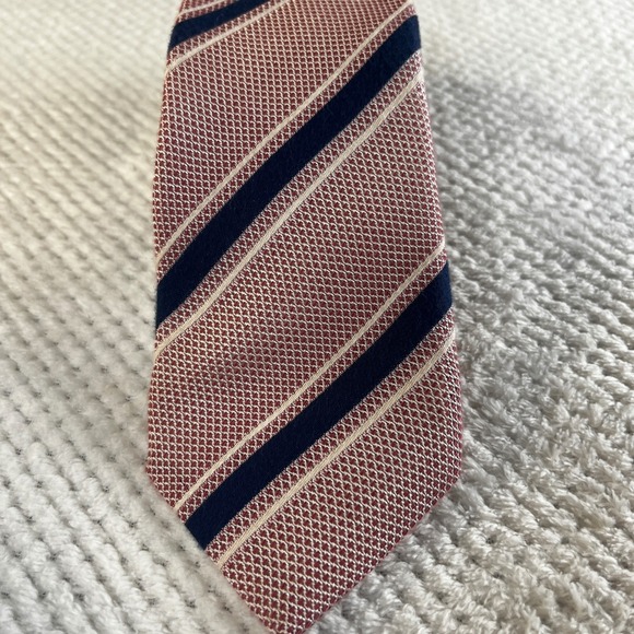Charles Tyrwhitt Other - Charles Tyrwhitt Mens Red‎ Navy Stripe Cotton Silk Tie Made in Italy Handmade